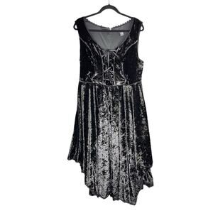 Crushed Black Velvet Corseted Gothic Dress Black Eyelet Trim Torrid Size 1 ~ 1X